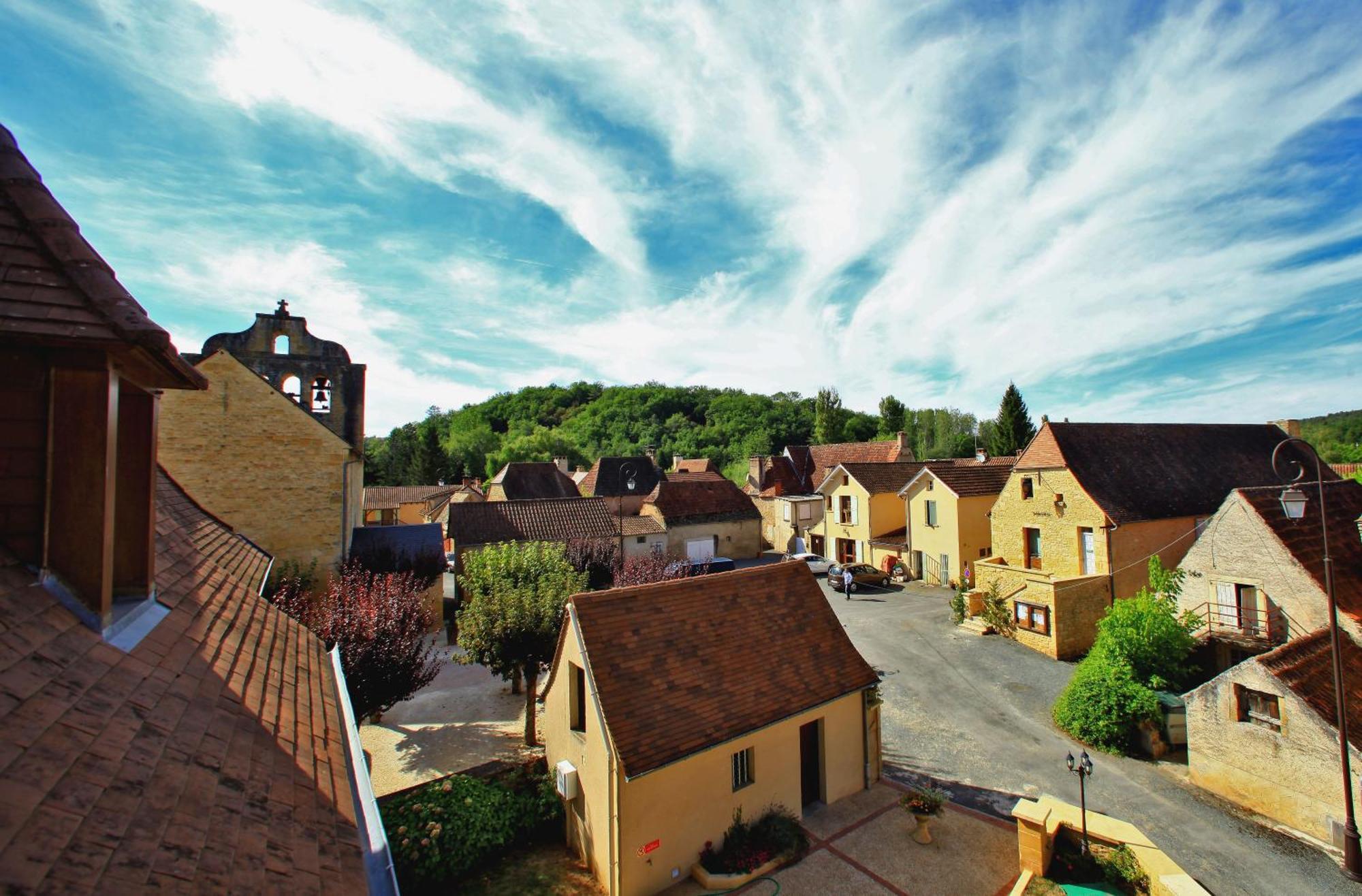 Logis Hotel Archambeau Thonac Exterior foto